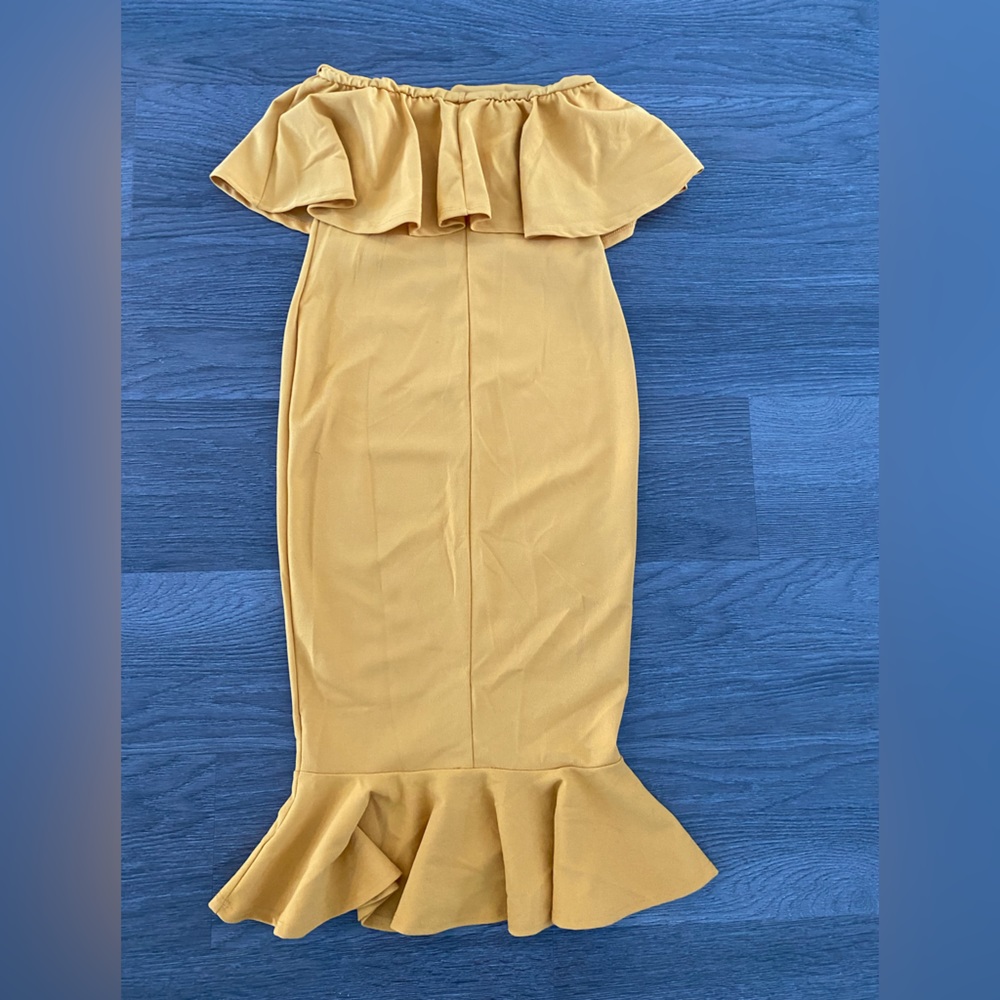 Fun Ruffle Fitted Dress - Picture 4 of 4